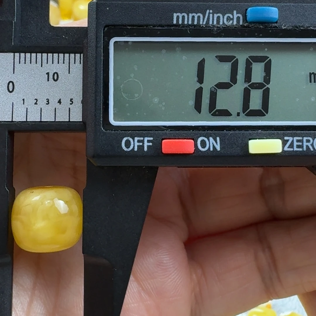 蜜蜡未镶嵌裸石17杂