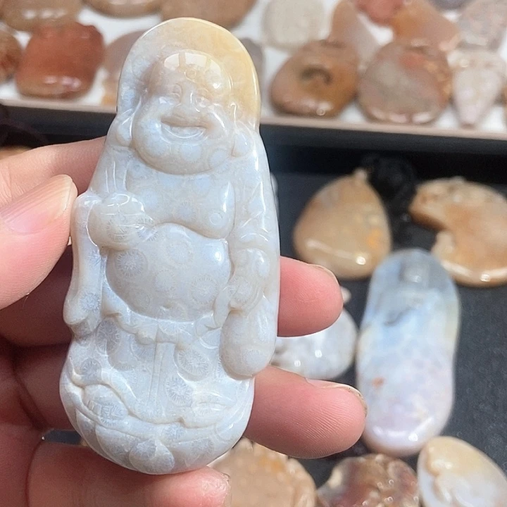 硅化珊瑚（珊瑚玉）未镶嵌颈饰