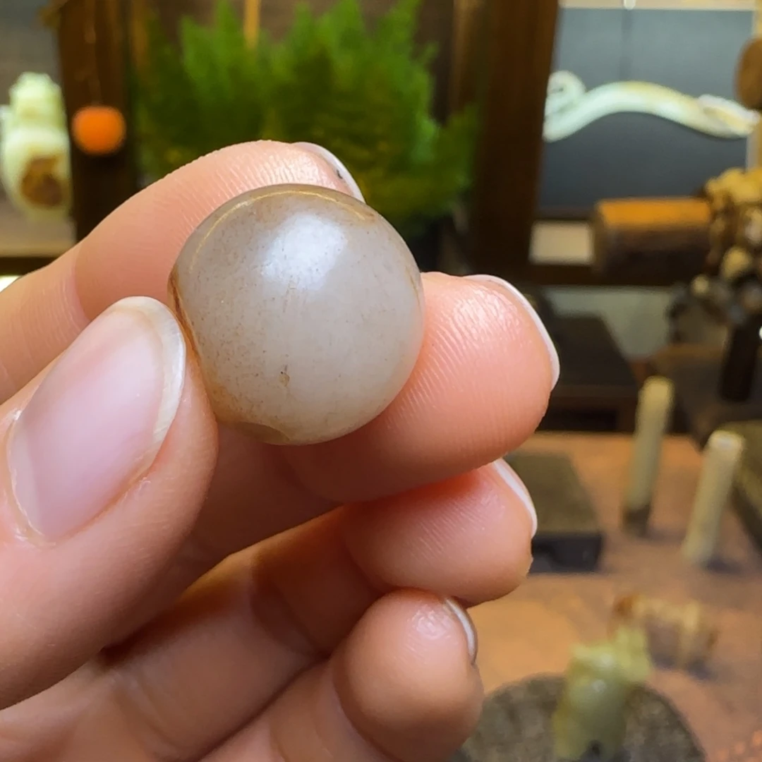 浮***云和田玉（糖玉）未镶嵌颈饰