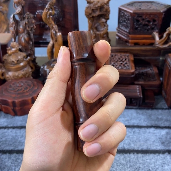 缤***钦贡木把件一个一个。