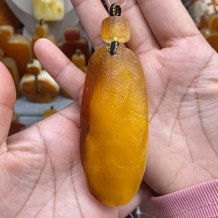【闪购商品】琥珀颈饰未镶嵌