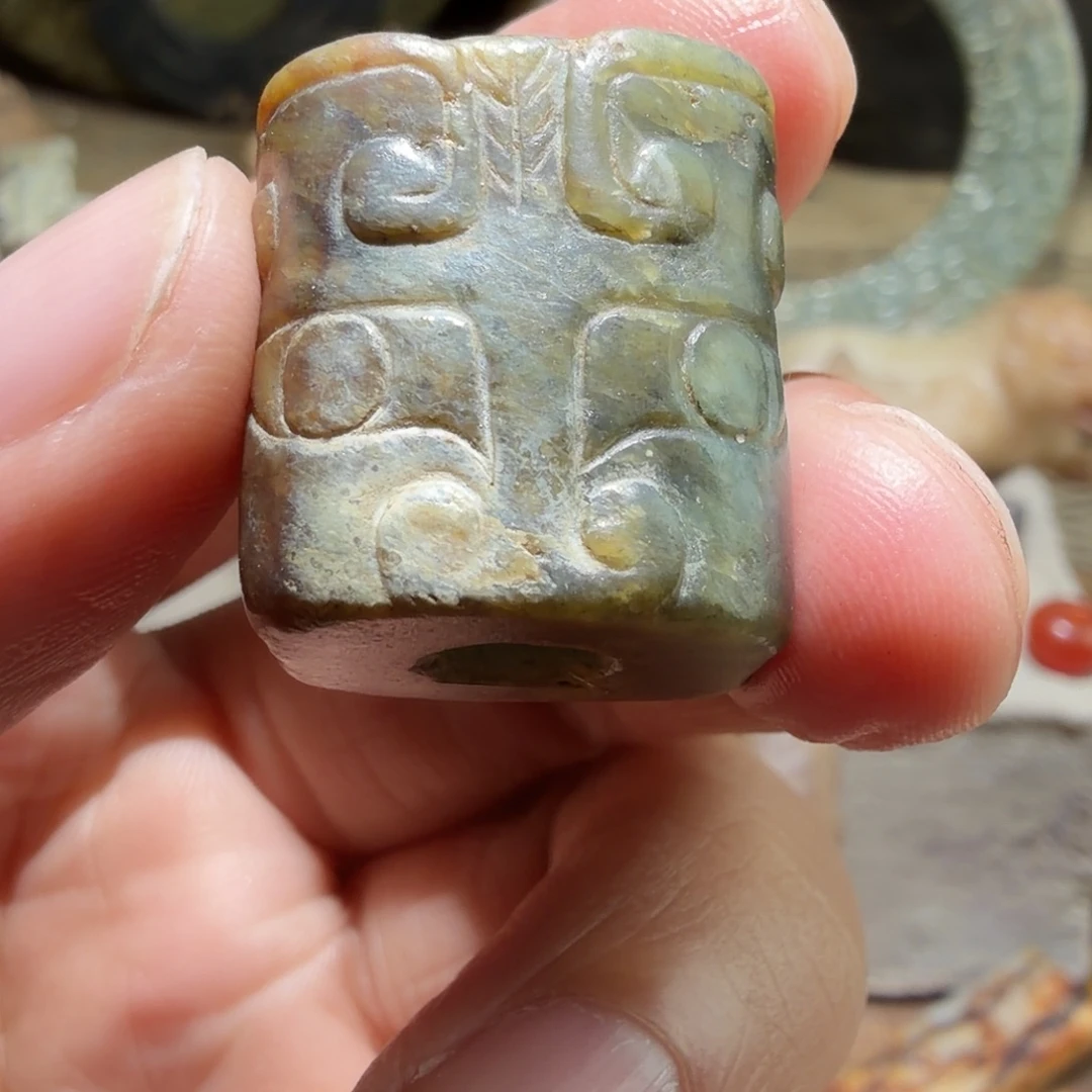 乌***府和田玉未镶嵌挂件