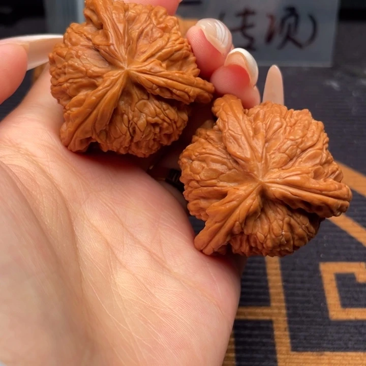 眼***灭文玩核桃吊坠白狮子