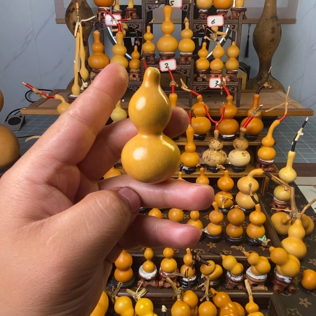 月**了俏皮猴优选店铺