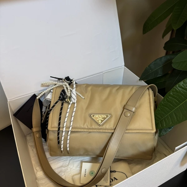 99新/普拉达/包包/251017SW0003