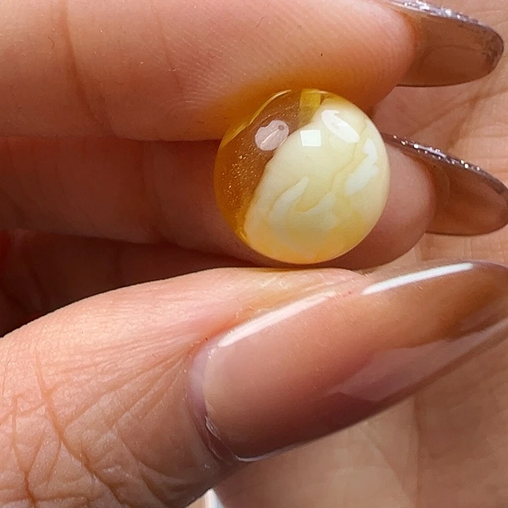 蜜蜡未镶嵌珠宝奇石