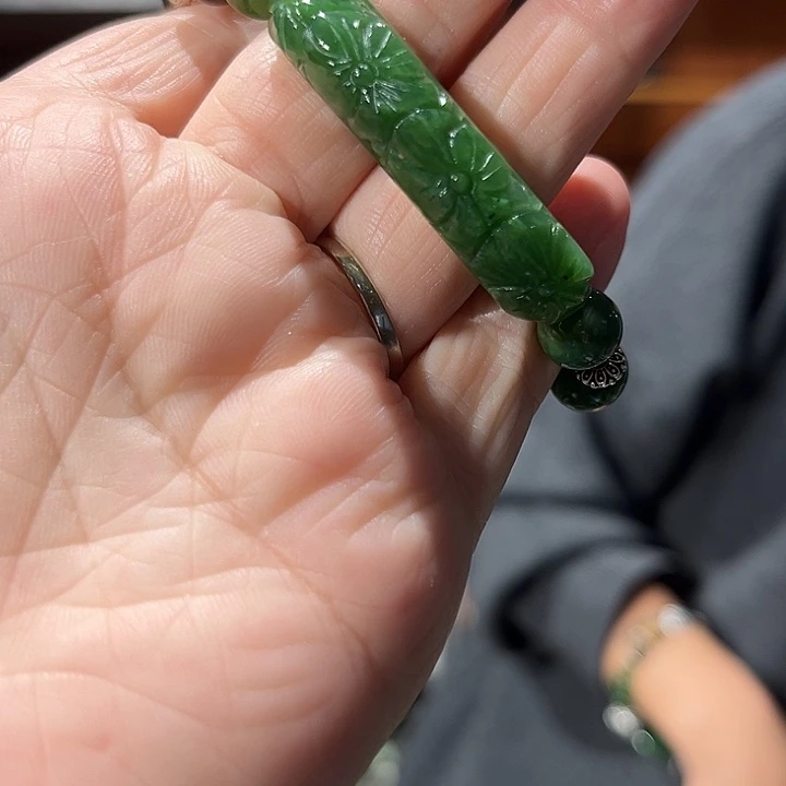 颈饰未镶嵌和田玉（糖玉）