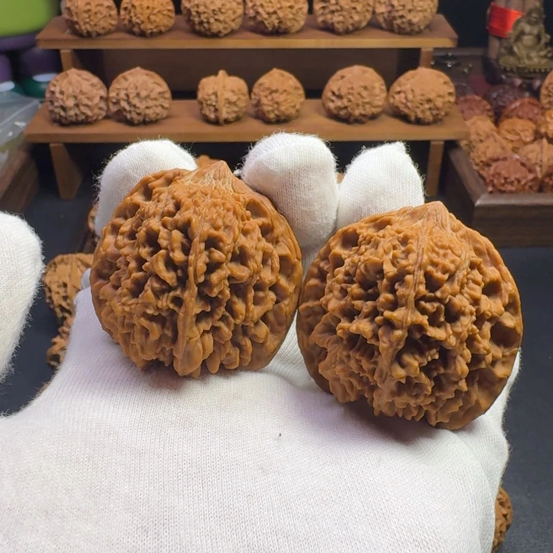 文玩核桃吊坠漫天星核桃 尺寸43