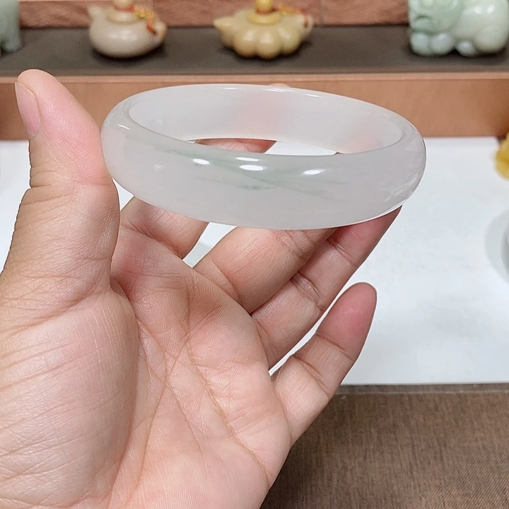 石英质玉手镯未镶嵌爱****运