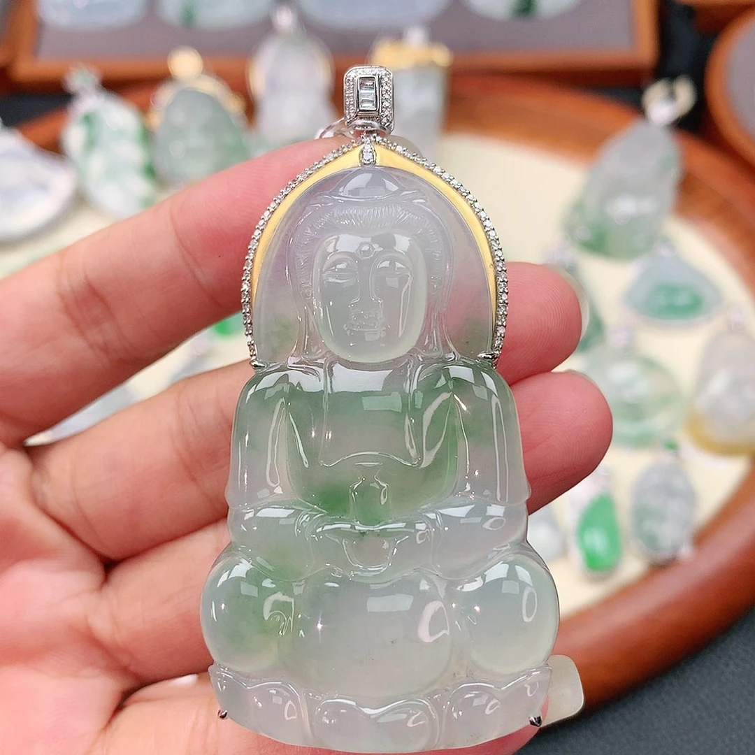 颈饰18K金镶嵌翡翠观音