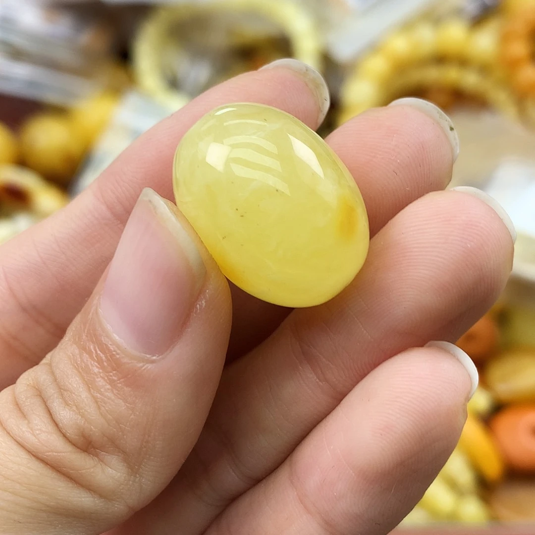 未镶嵌琥珀珠宝奇石