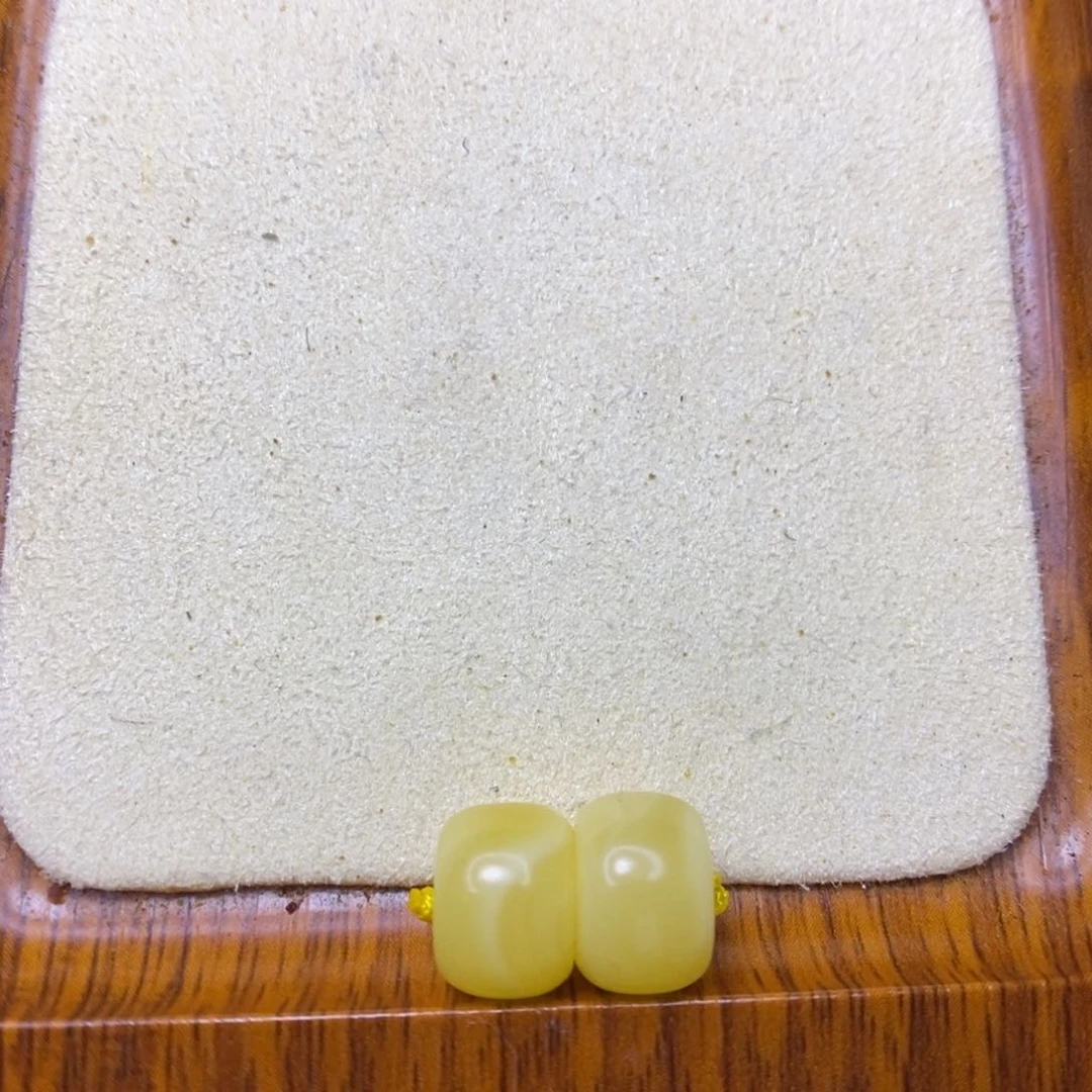蜜蜡未镶嵌珠宝奇石不****?敏