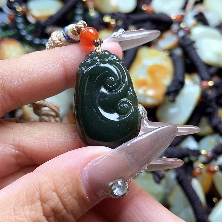 和田玉颈饰未镶嵌