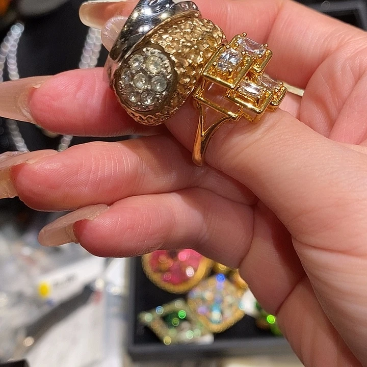 @***会中古香水沐浴露持久留香