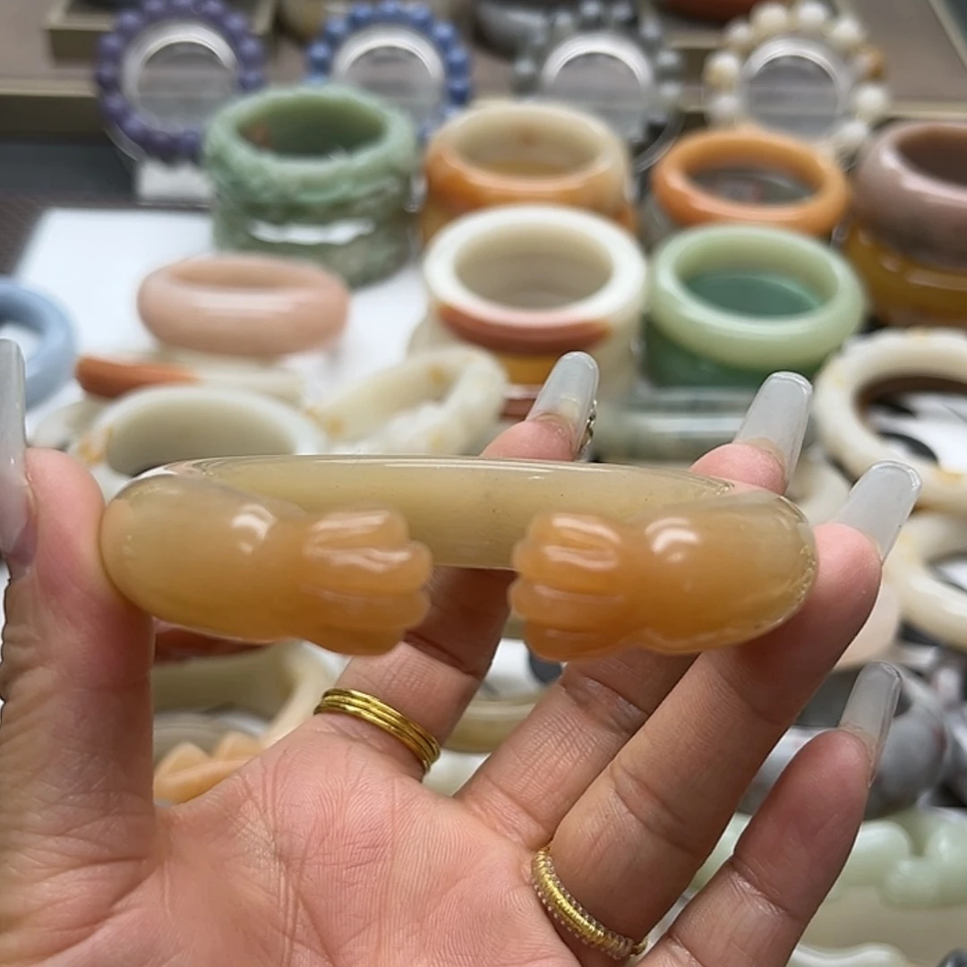 【闪购商品】石英质玉手镯未镶嵌远*儿福利糖猫爪