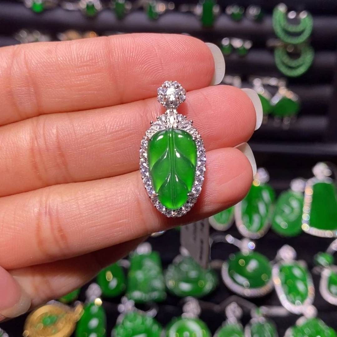 颈饰银S925镶嵌翡翠叶子吊坠