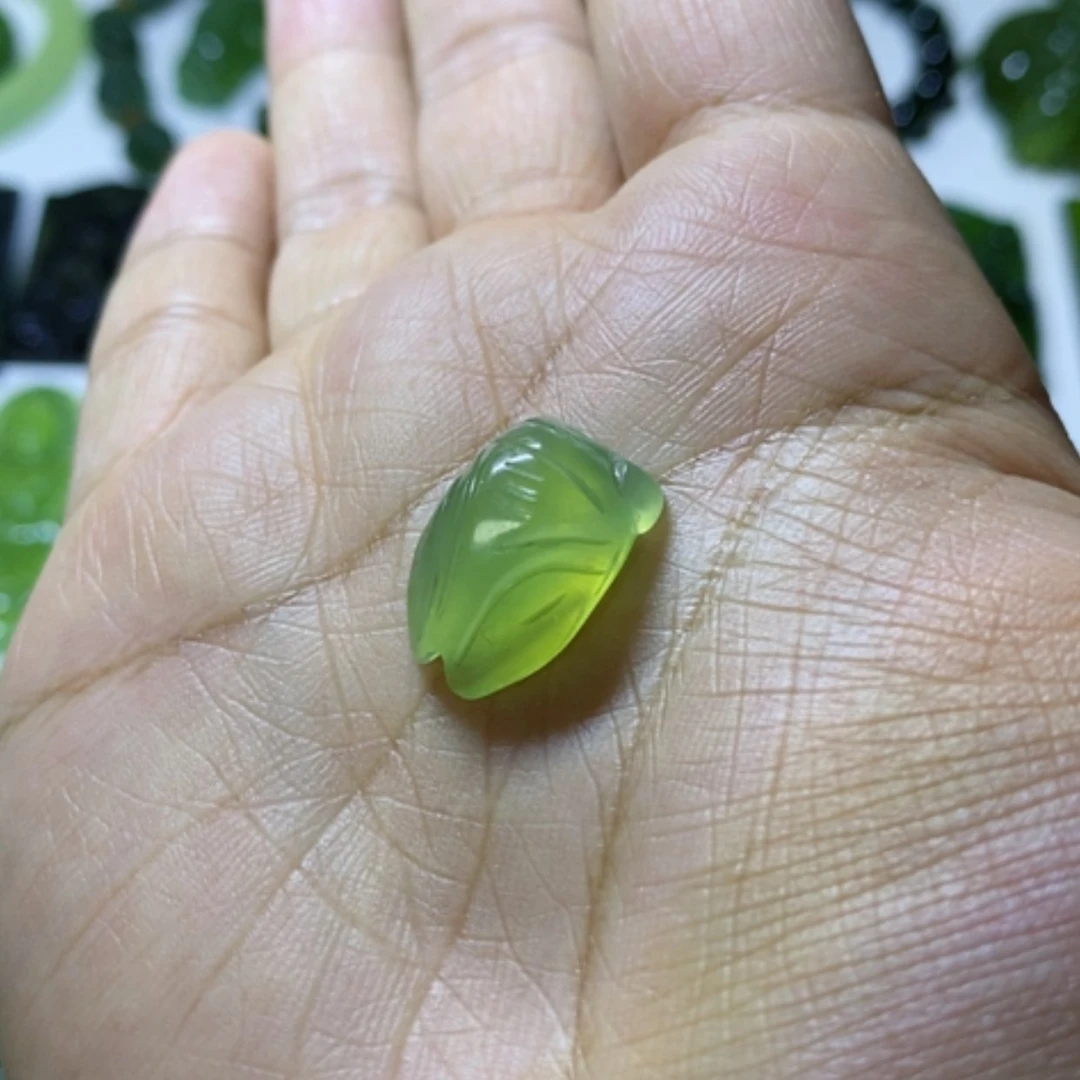 【闪购商品】未镶嵌蛇纹石玉颈饰