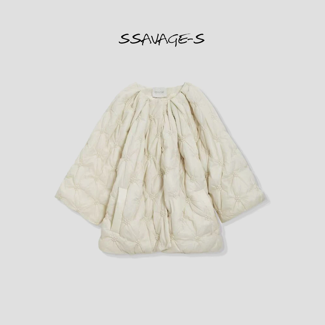 SSAVAGE“辛基雪屋”手工立体花斗篷式棉服外套连衣裙 SS90452