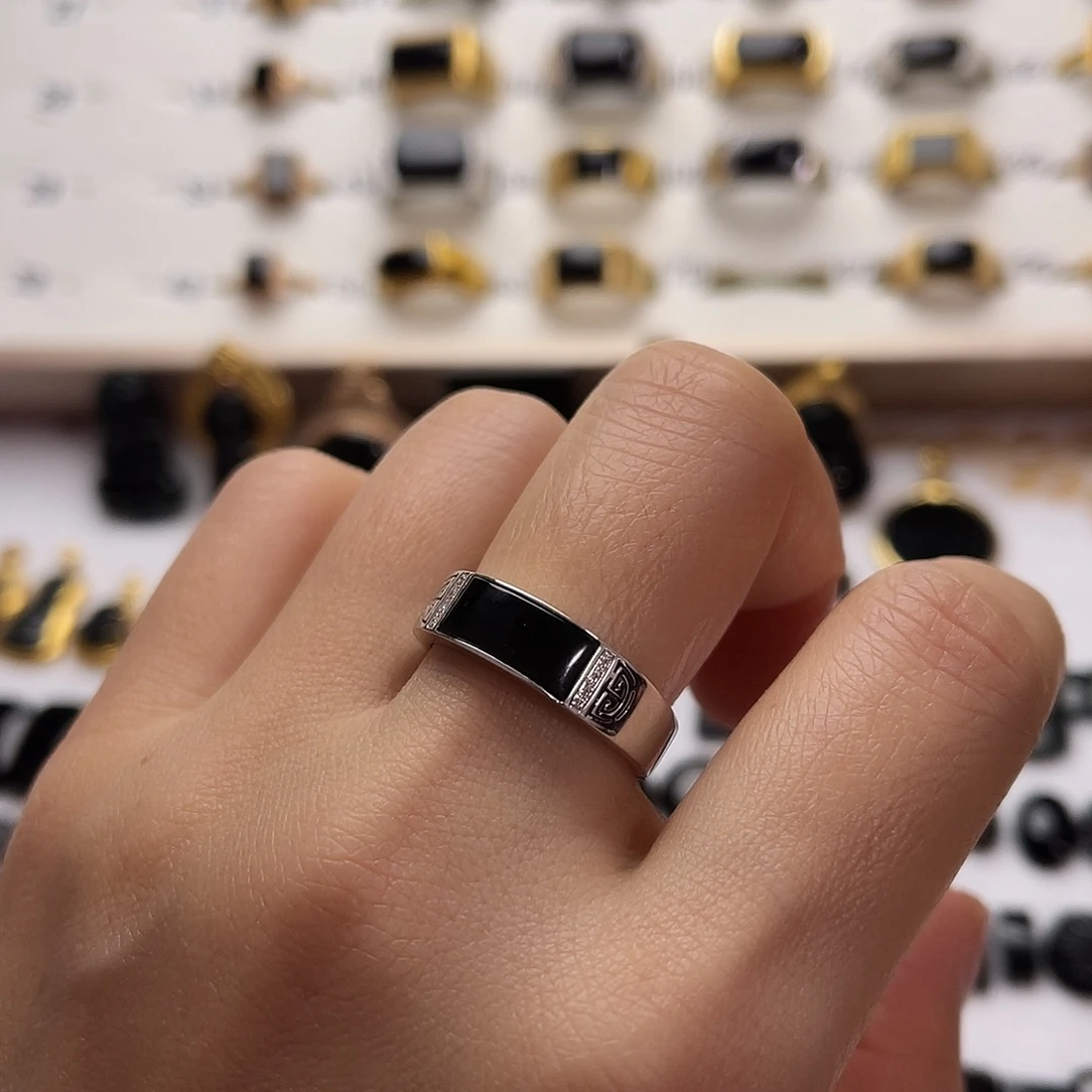 翡翠18K金镶嵌戒指翡翠