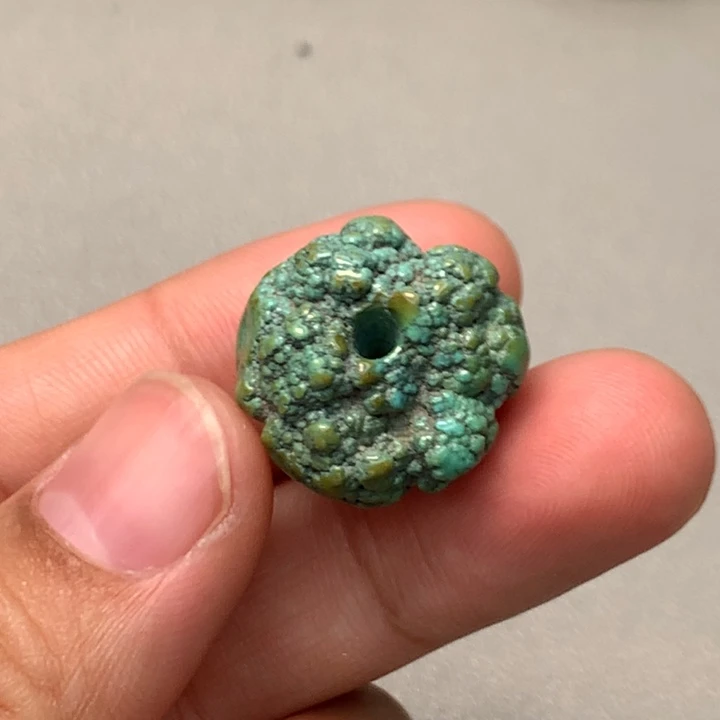 绿松石未镶嵌颈饰