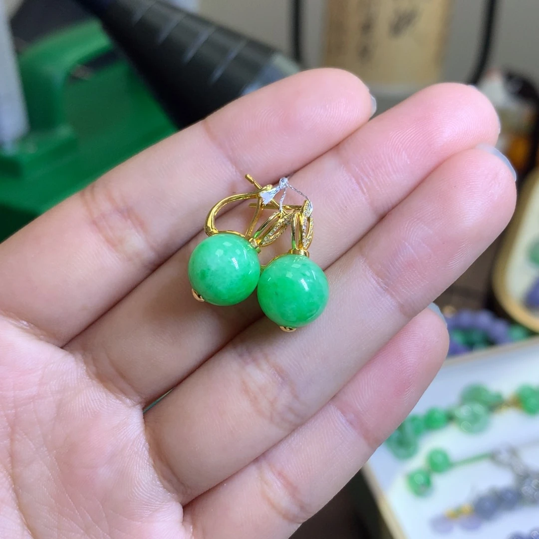 翡翠颈饰18K金镶嵌翡翠