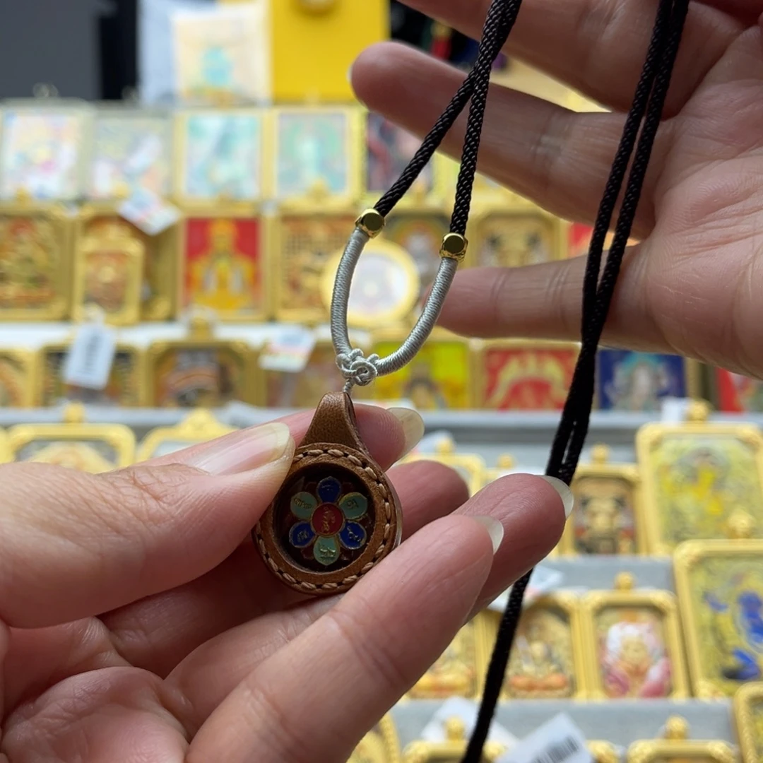 吊坠唐卡的历史悠久的文化