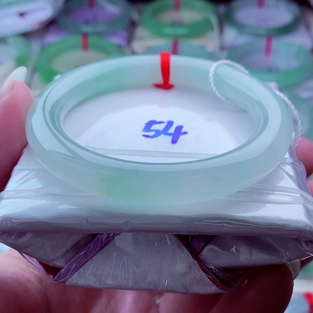 翡翠未镶嵌手镯（圆镯）4431晴水绿冰透冰胶起光