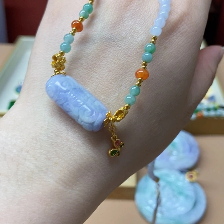 翡翠未镶嵌颈饰吊坠