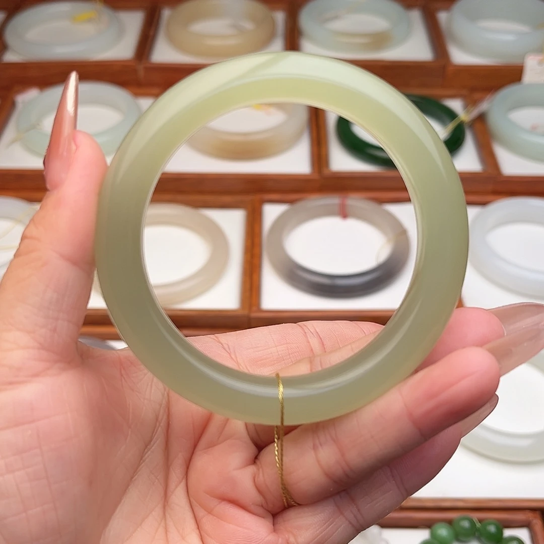 和田玉未镶嵌手镯58