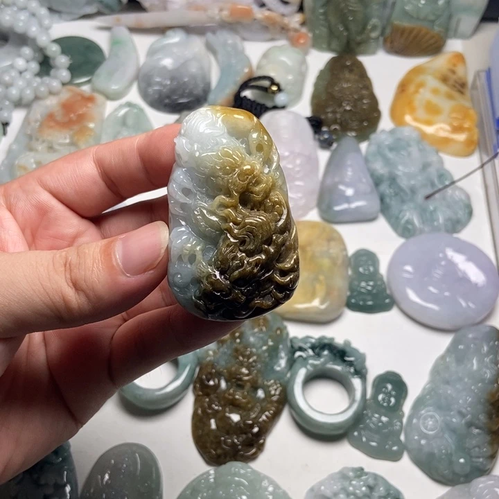 颈饰未镶嵌翡翠龙牌55