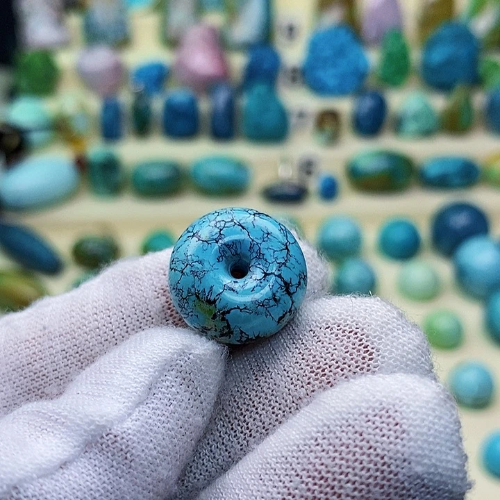 绿松石配饰未镶嵌