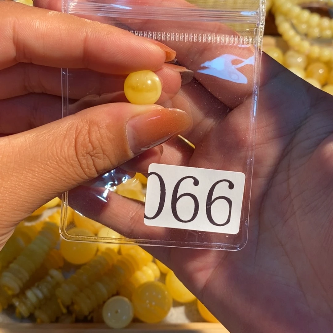 未镶嵌琥珀珠宝奇石066