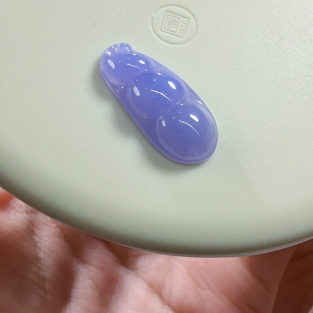 翡翠未镶嵌颈饰紫豆