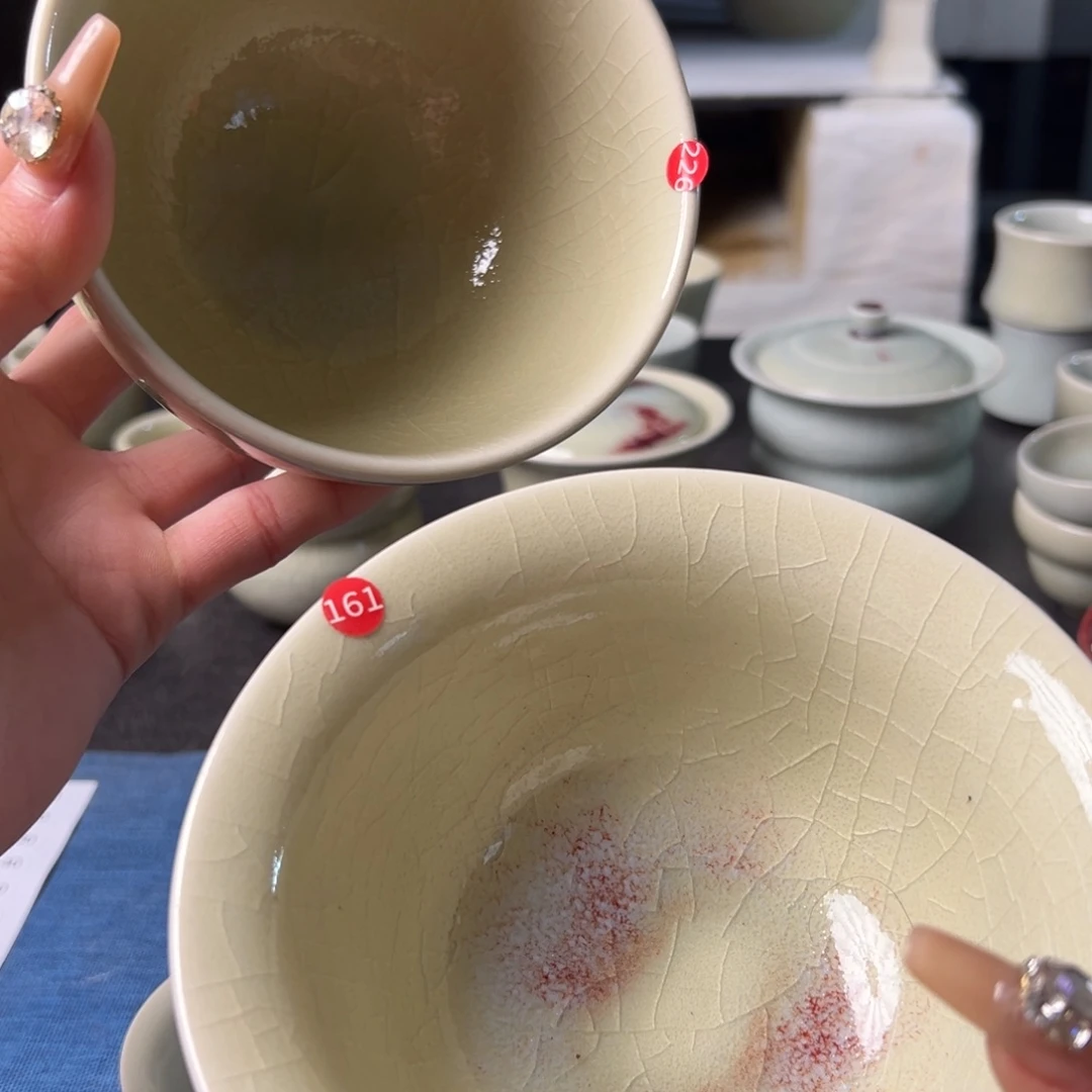 瓷片简****。微瑕碗纯手工