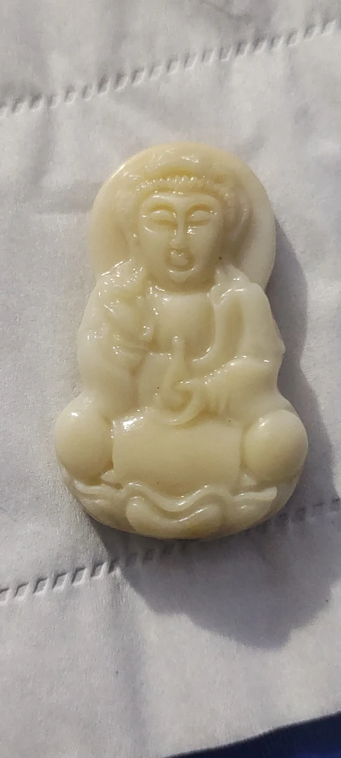 非金属莫桑石吊坠 唐河彩玉沁黄观音