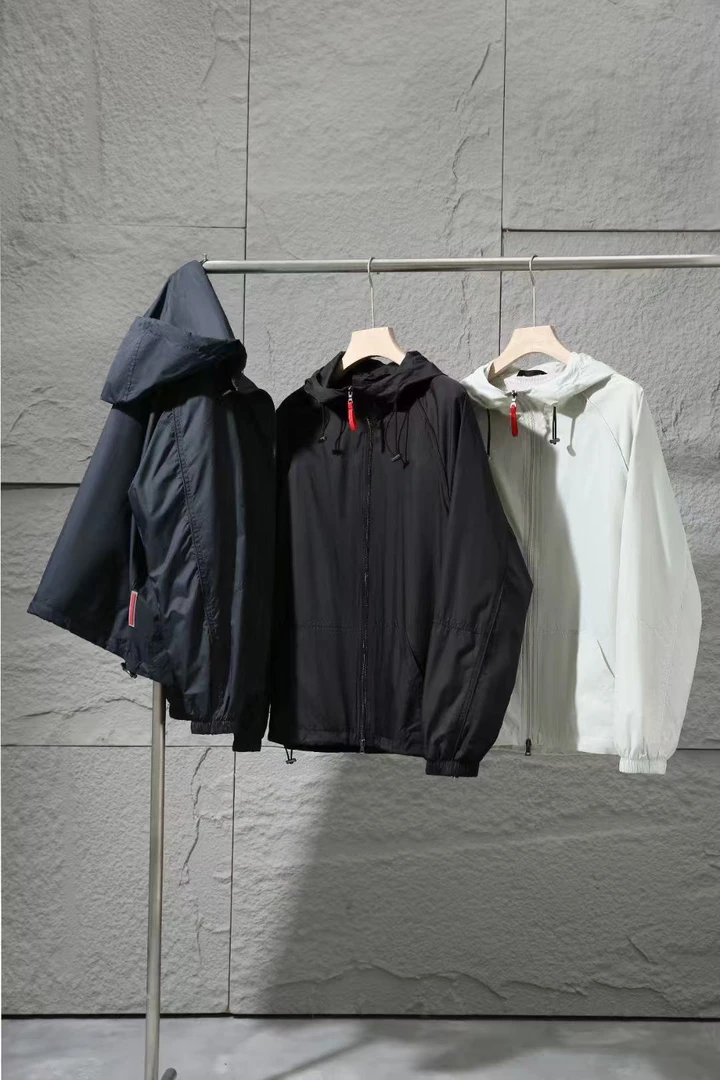 城市通勤！春季机能户外轻量防风防泼水运动休闲纯色连帽夹克男