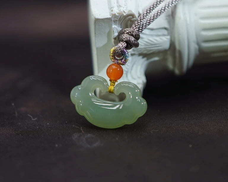 和田玉如意吊锁坠 T022429A