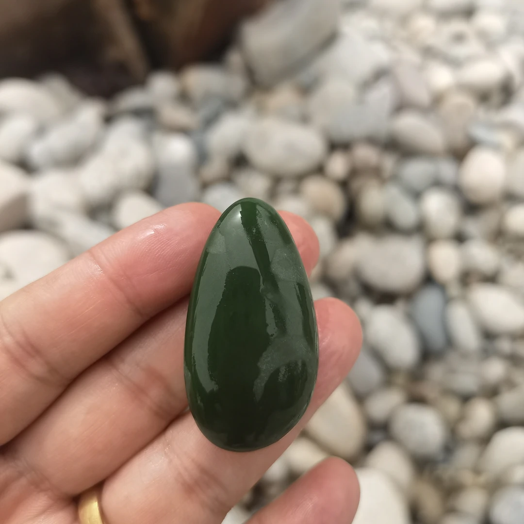 和田原石碧玉小挂坠，打孔即可佩戴，