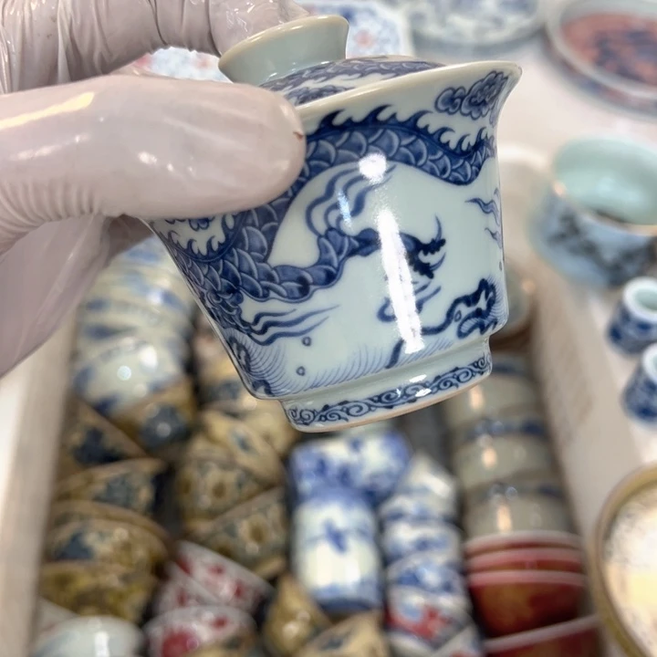 瓷片白青花穿云龙马蹄盖碗