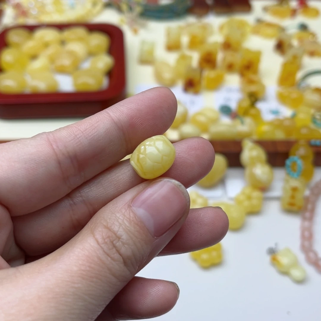 【闪购商品】蜜蜡裸石未镶嵌配饰