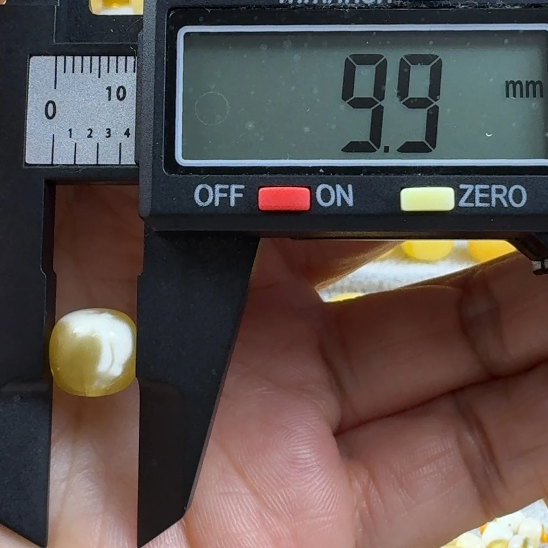 蜜蜡未镶嵌裸石12杂