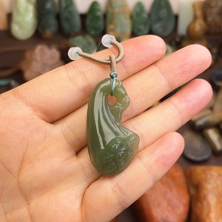 岫岩河磨玉（透闪石质玉）未镶嵌颈饰