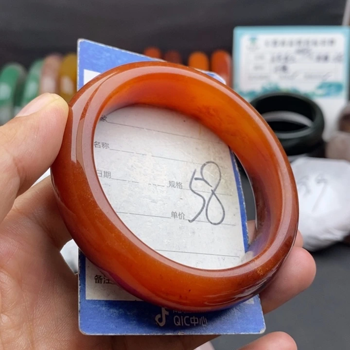 未镶嵌手镯石英质玉