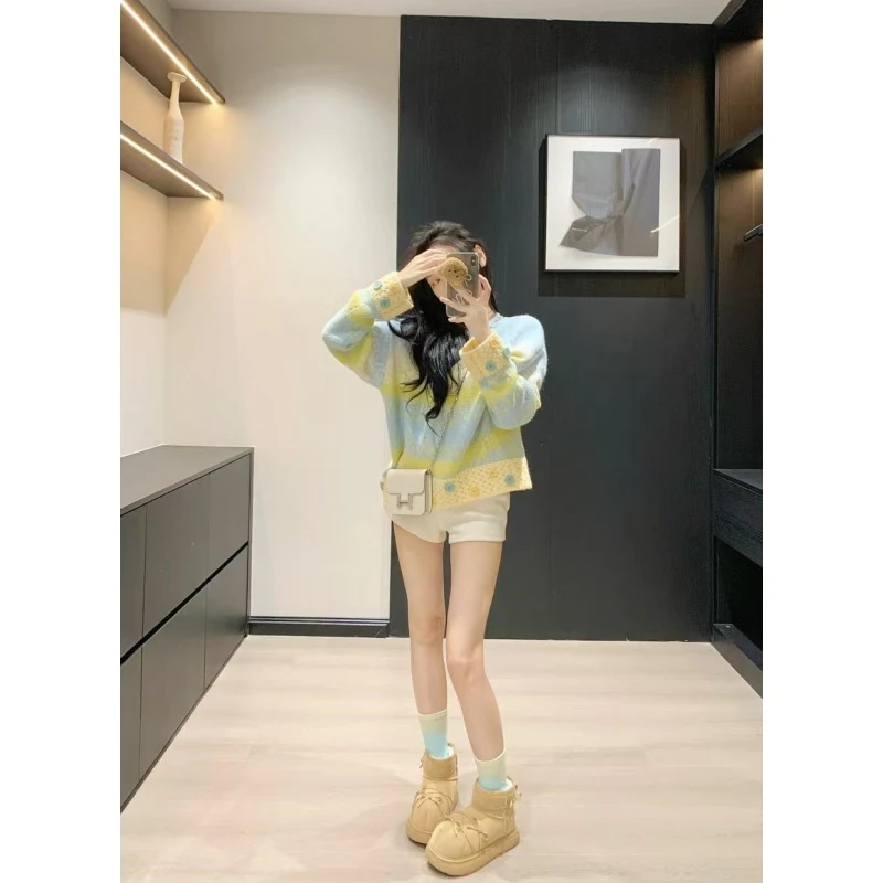 渐变条纹慵懒风毛衣女2025春季纽扣针织衫宽松圆领长袖温柔风上衣