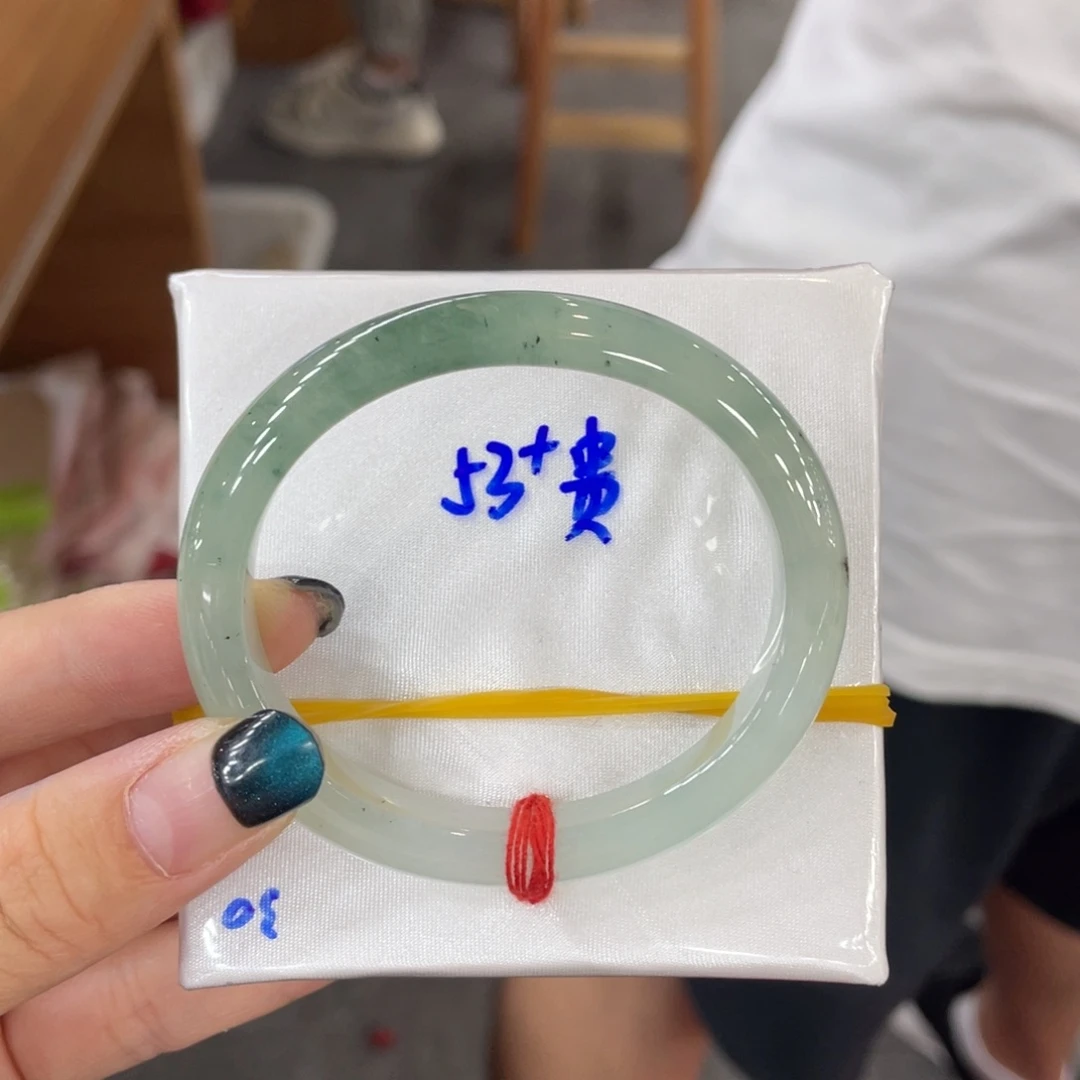 翡翠手镯未镶嵌缅甸天然翡翠
