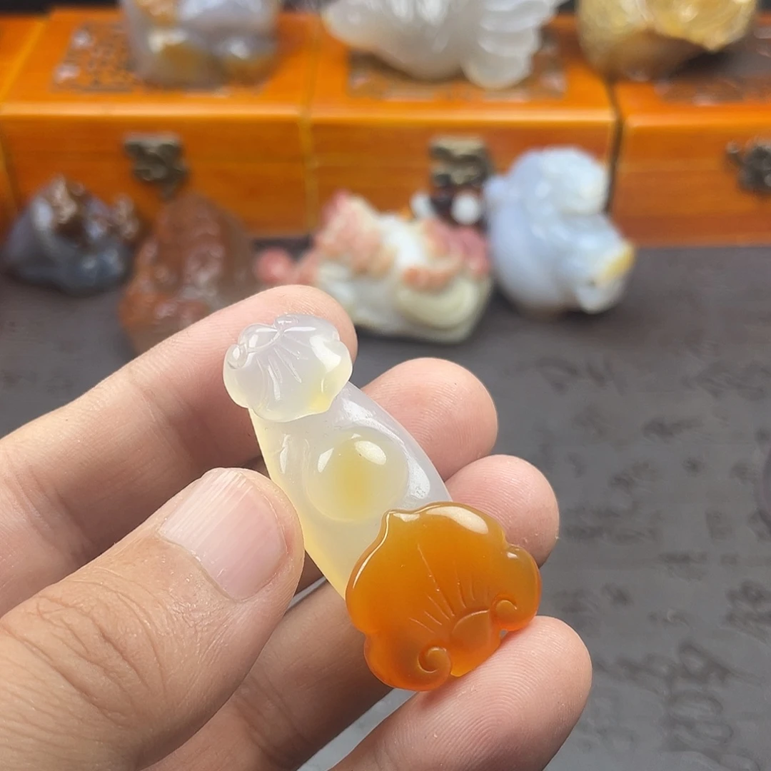 玛瑙/玉髓摆件未镶嵌春**回