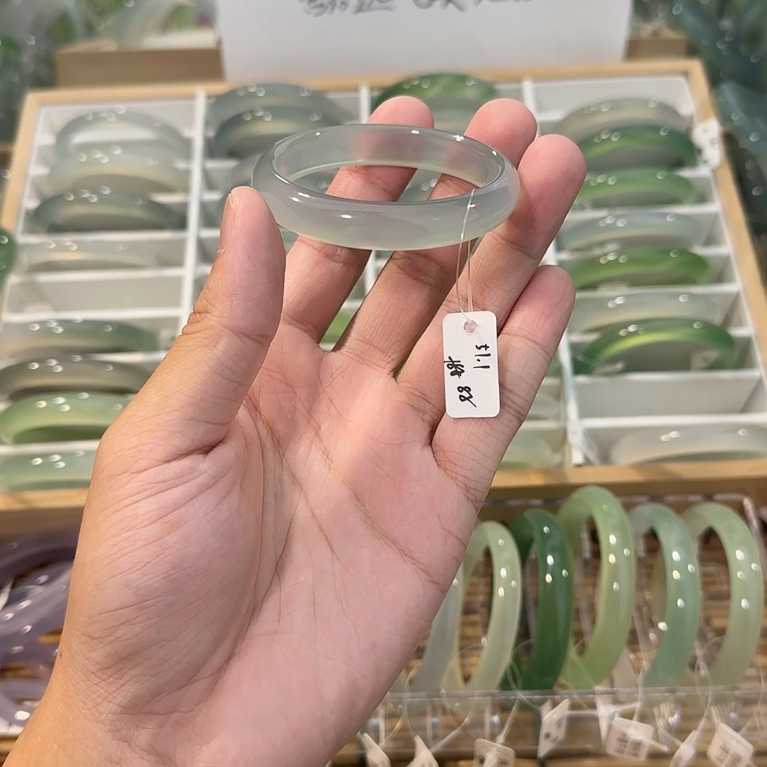 玛瑙/玉髓未镶嵌手镯圈口51.1