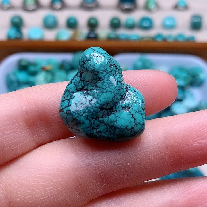 绿松石颈饰未镶嵌