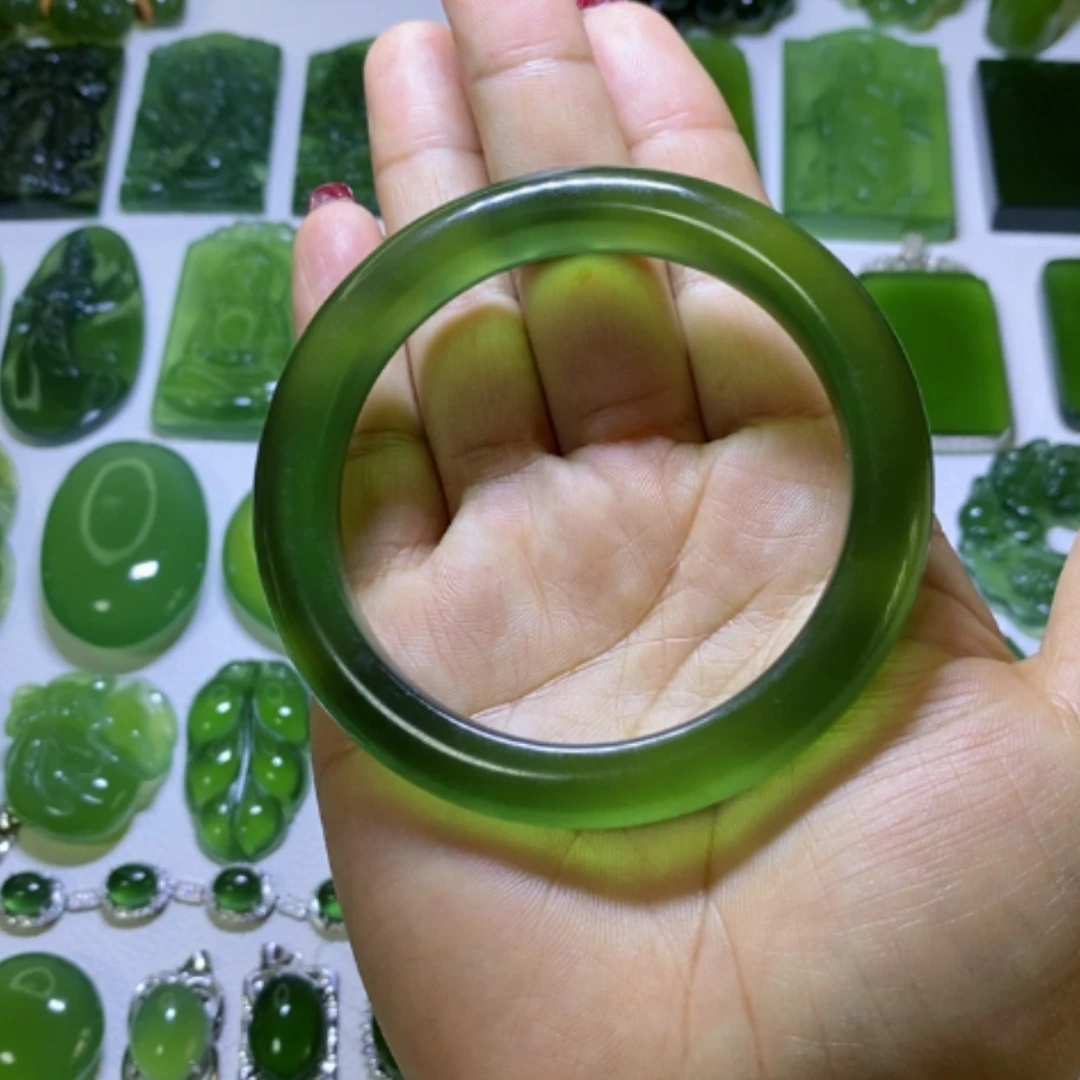 【闪购商品】蛇纹石玉手镯未镶嵌水*