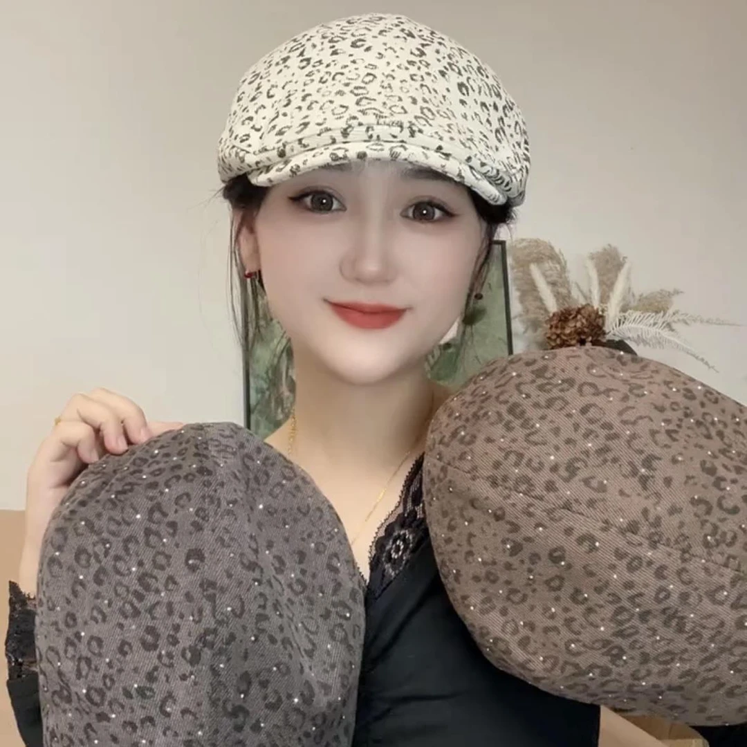豹纹水钻前进帽子女春秋新款日系简约百搭显脸小鸭舌帽时尚画家帽